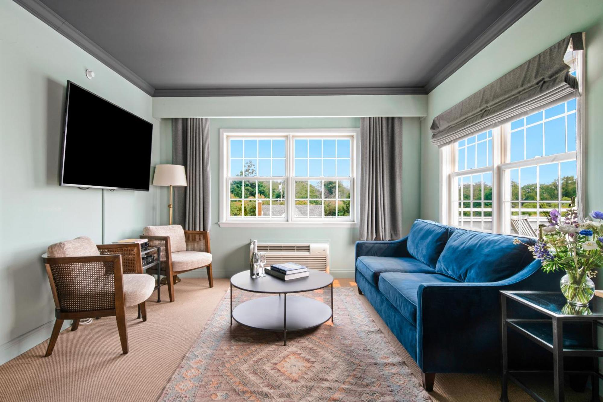 Hotel The Harbor Front 3*
