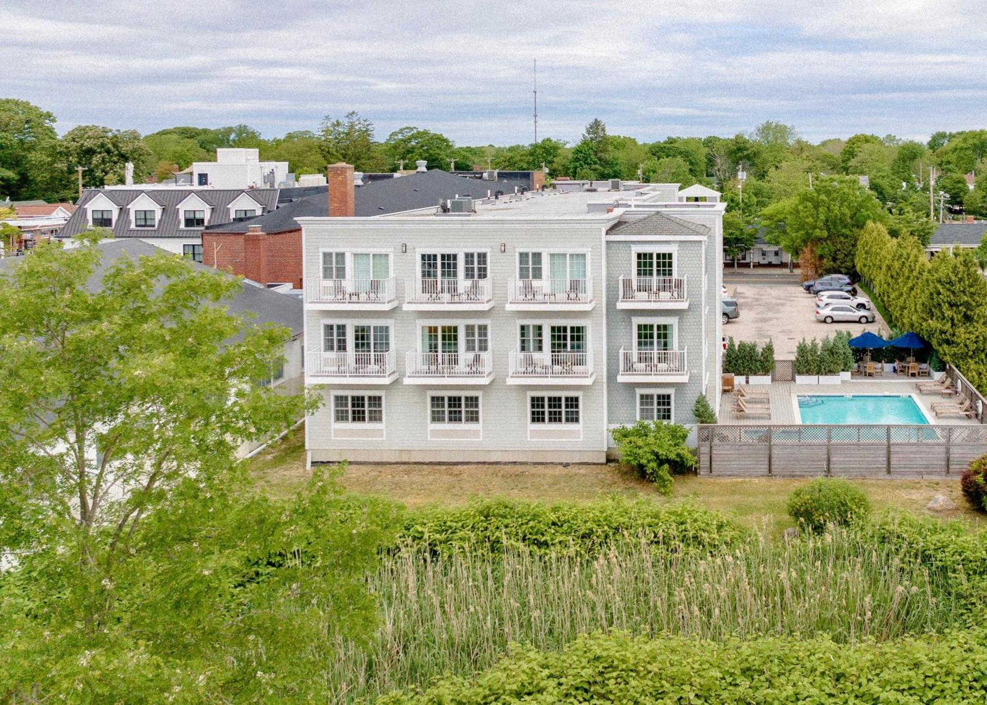 The Harbor Front 3* Greenport