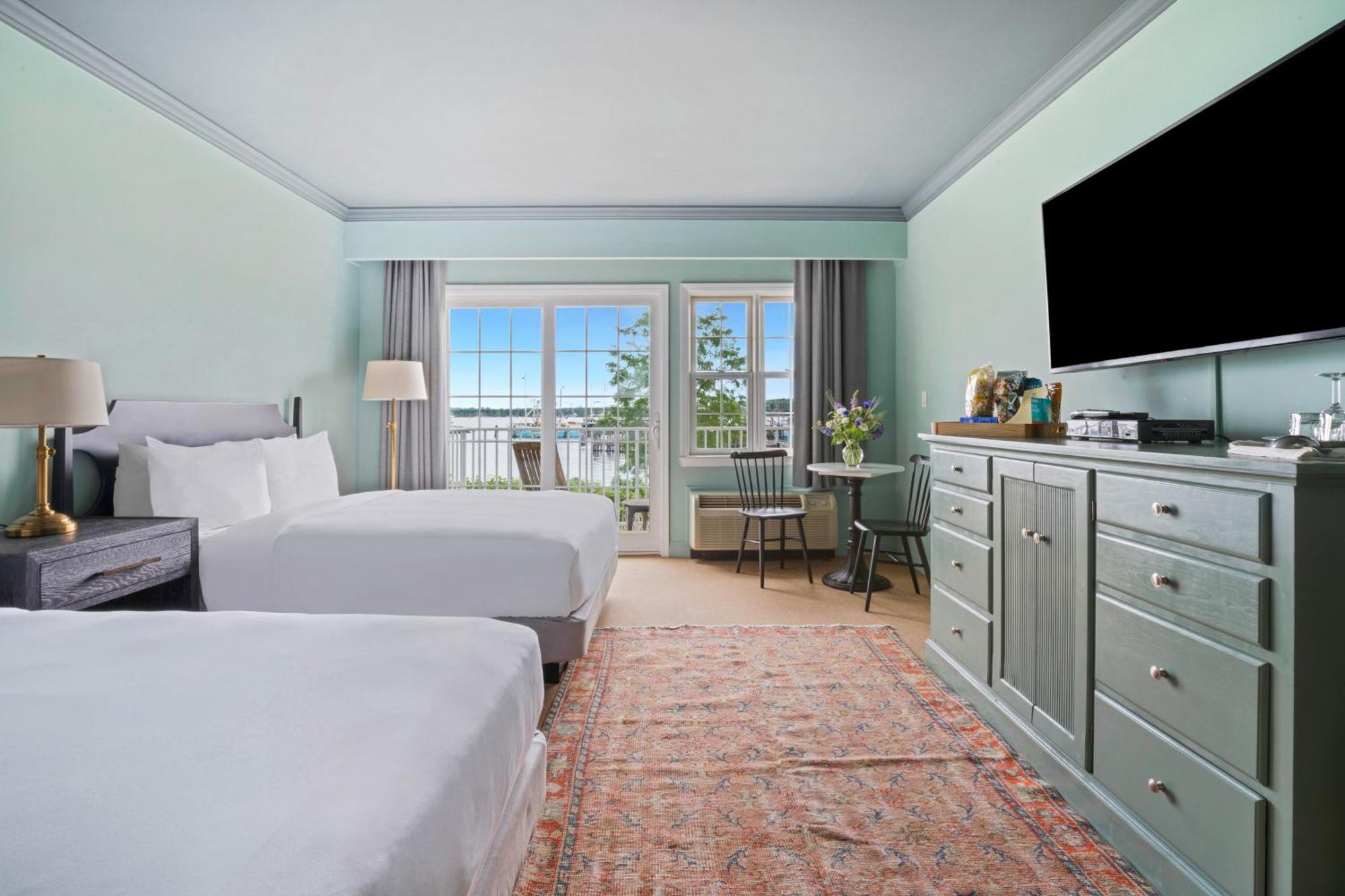 Hotel The Harbor Front 3*