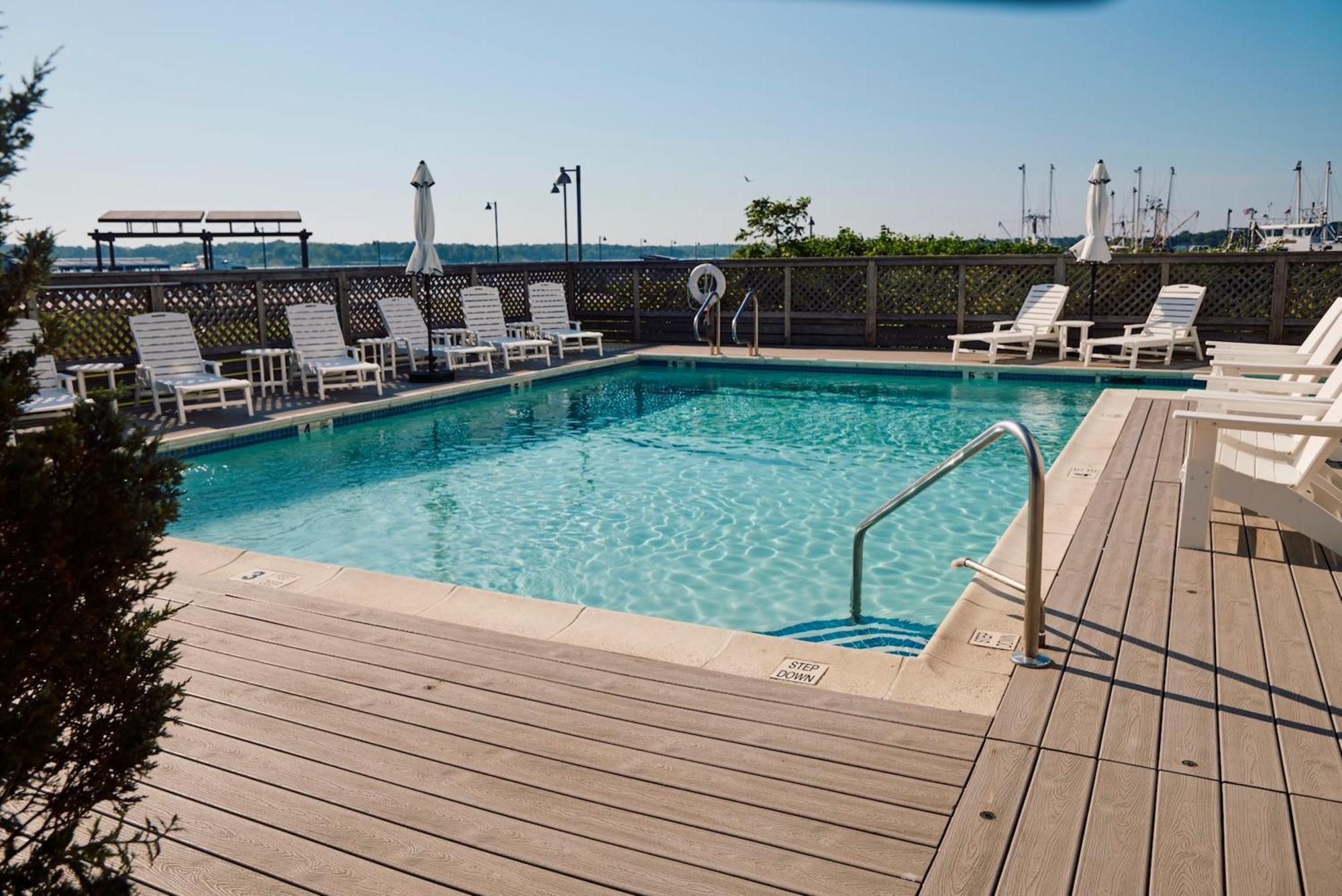 The Harbor Front 3*